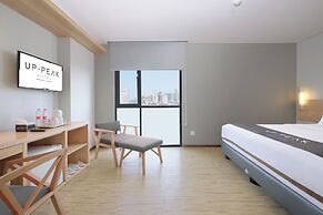 Up-Peak Hotel Simpang Lima Semarang Powered by Archipelago