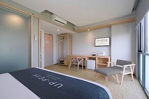 Up-Peak Hotel Simpang Lima Semarang Powered by Archipelago
