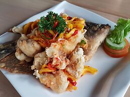 Up-Peak Hotel Simpang Lima Semarang Powered by Archipelago