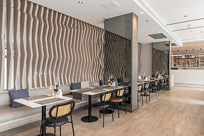 Arden Hotel and Residence