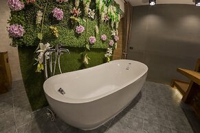 Maximum Luxury Apartment