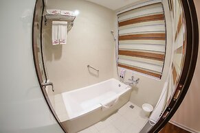 Momizi Business Hotel