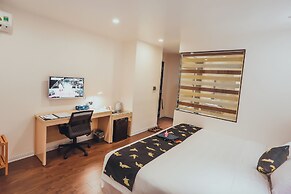 Momizi Business Hotel