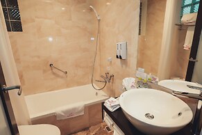 Momizi Business Hotel