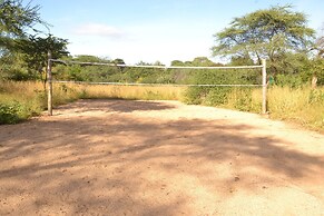 Mabata Makali Lodge & Campsite