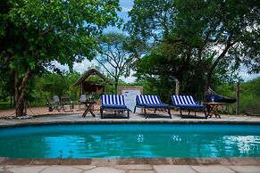 Mabata Makali Lodge & Campsite