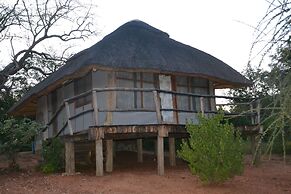 Mabata Makali Lodge & Campsite