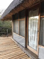 Mabata Makali Lodge & Campsite