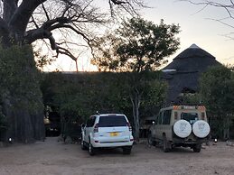 Mabata Makali Lodge & Campsite