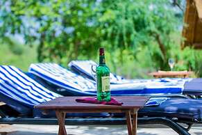 Mabata Makali Lodge & Campsite