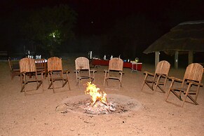 Mabata Makali Lodge & Campsite