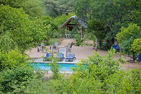 Mabata Makali Lodge & Campsite