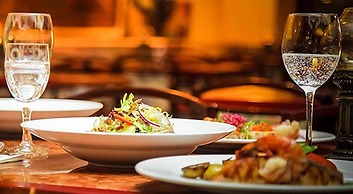 Karen Crescent Hotel