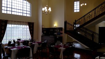 Karen Crescent Hotel