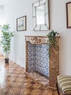 Luxury Apartment On Grand Canal