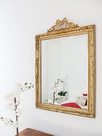 Luxury Apartment On Grand Canal