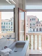 Luxury Apartment On Grand Canal