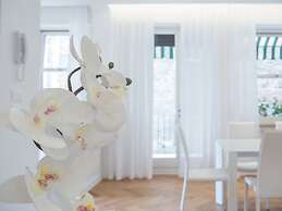 Luxury Apartment On Grand Canal