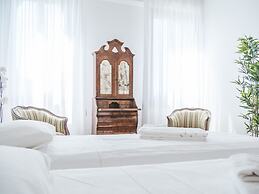 Luxury Apartment On Grand Canal