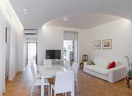 Luxury Apartment On Grand Canal