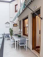 Luxury Apartment On Grand Canal