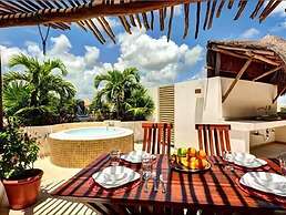 Samati Penthouse Private roof jacuzzi