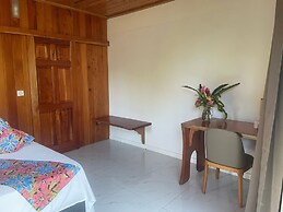 Fare Oviri Lodge