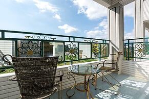 Pandora Elevator B&B