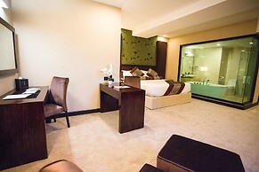 Royale Signature Hotel