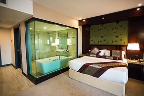 Royale Signature Hotel