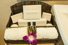 Royale Signature Hotel