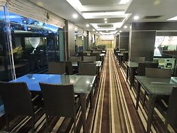 Royale Signature Hotel