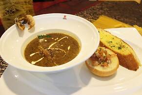 Royale Signature Hotel