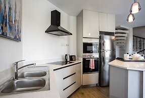 Yaya Hotel and Apartments