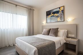 Yaya Hotel and Apartments