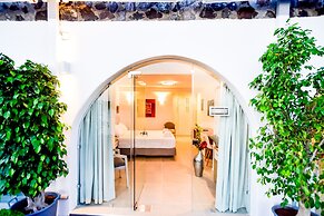 Kratiras View Luxury Suites