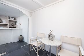 Kratiras View Luxury Suites