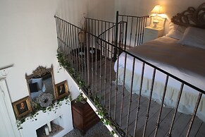 Arnaboldi Palace