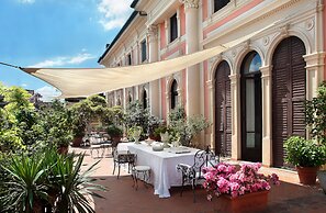 Arnaboldi Palace
