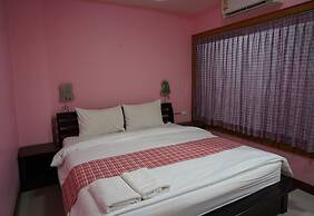 The Boss Grand Tower Hotel