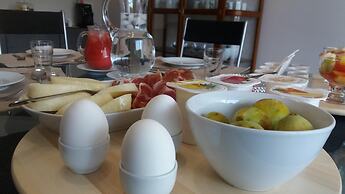 B&B Sorahnia Design House