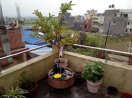 Everest Home Stay Apartment