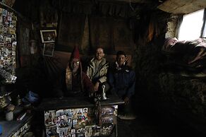 Everest Home Stay Apartment