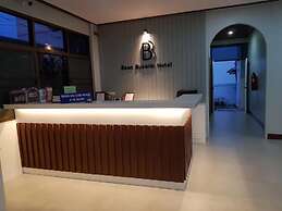Baan Busarin Hotel