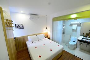 Blue Hanoi Inn Luxury Hotel