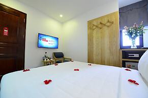 Blue Hanoi Inn Luxury Hotel