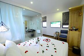 Blue Hanoi Inn Luxury Hotel