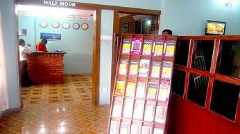 Hotel Half Moon