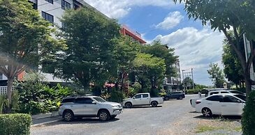 Bangkok Boutique Resort Rangsit