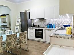 Baratero Red House Apartment